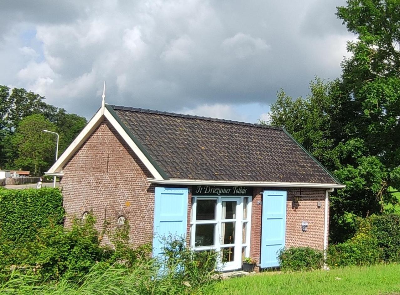 Het Driezumer Tolhuis Driesum Luaran gambar